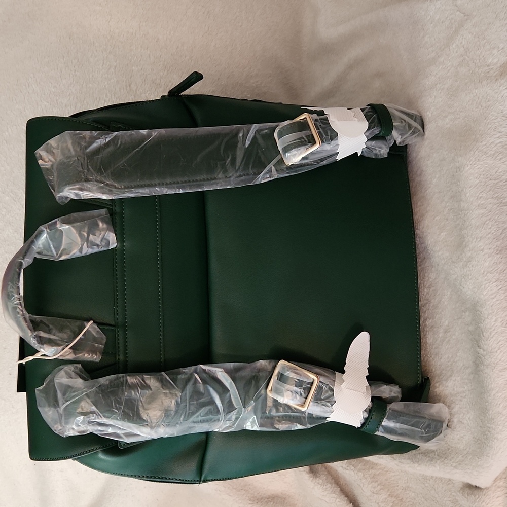 NWT Beis Wicked Backpack In Wicked Green - Picture 2 of 6